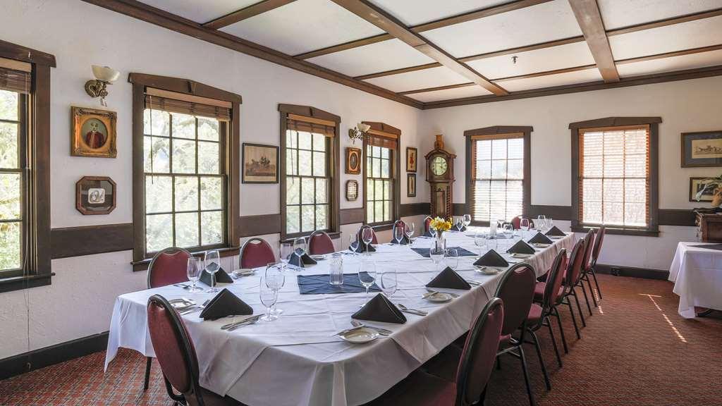 Benbow Historic Inn Гарбервил Екстериор снимка
